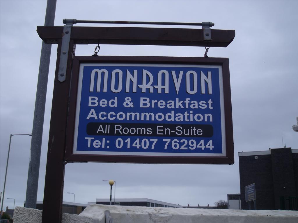 Monravon Guest House Holyhead Esterno foto