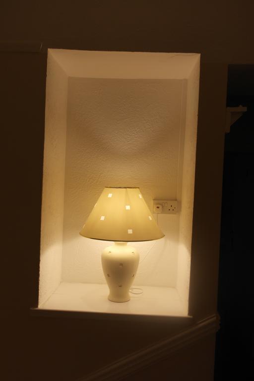 Monravon Guest House Holyhead Esterno foto